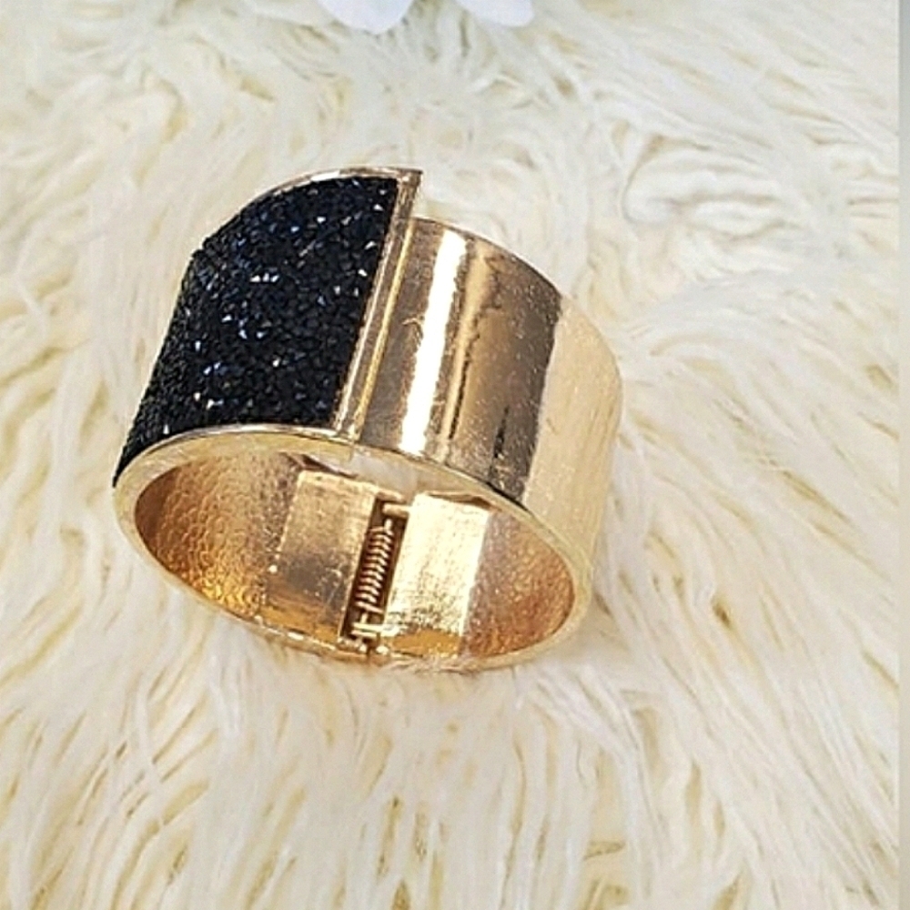 Wide Hinge Cuff Bangle Gold Tone Bracelet with Black. Adjustable 🌴